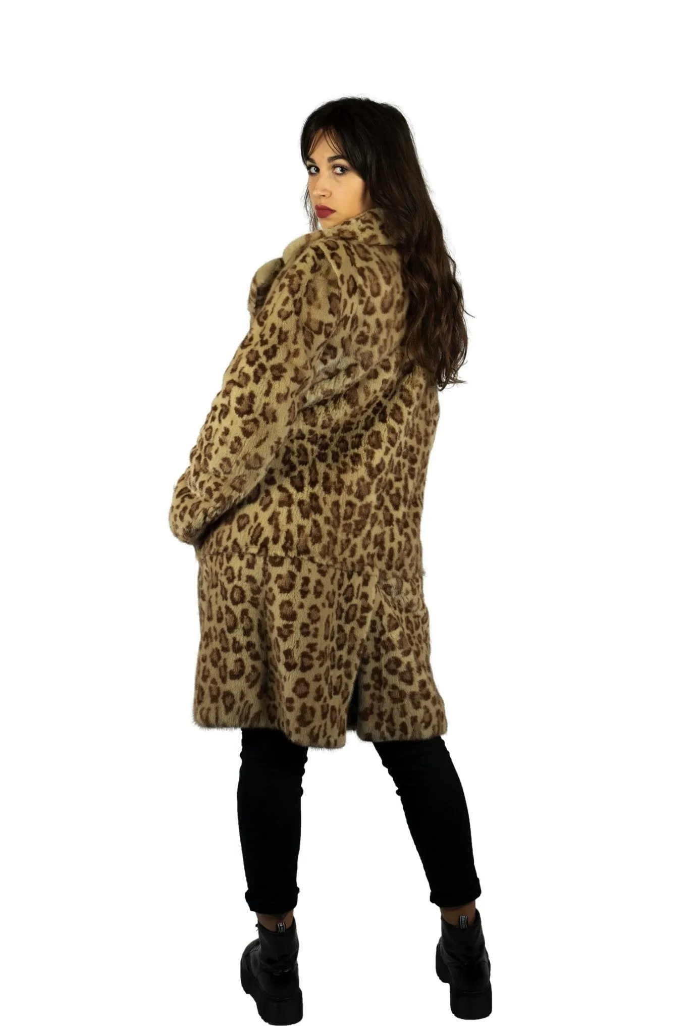 Coat in mink Leopard print