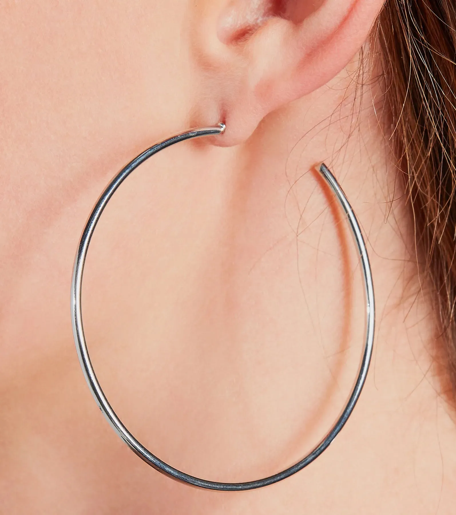 Everyday Look Sleek Hoop Earrings