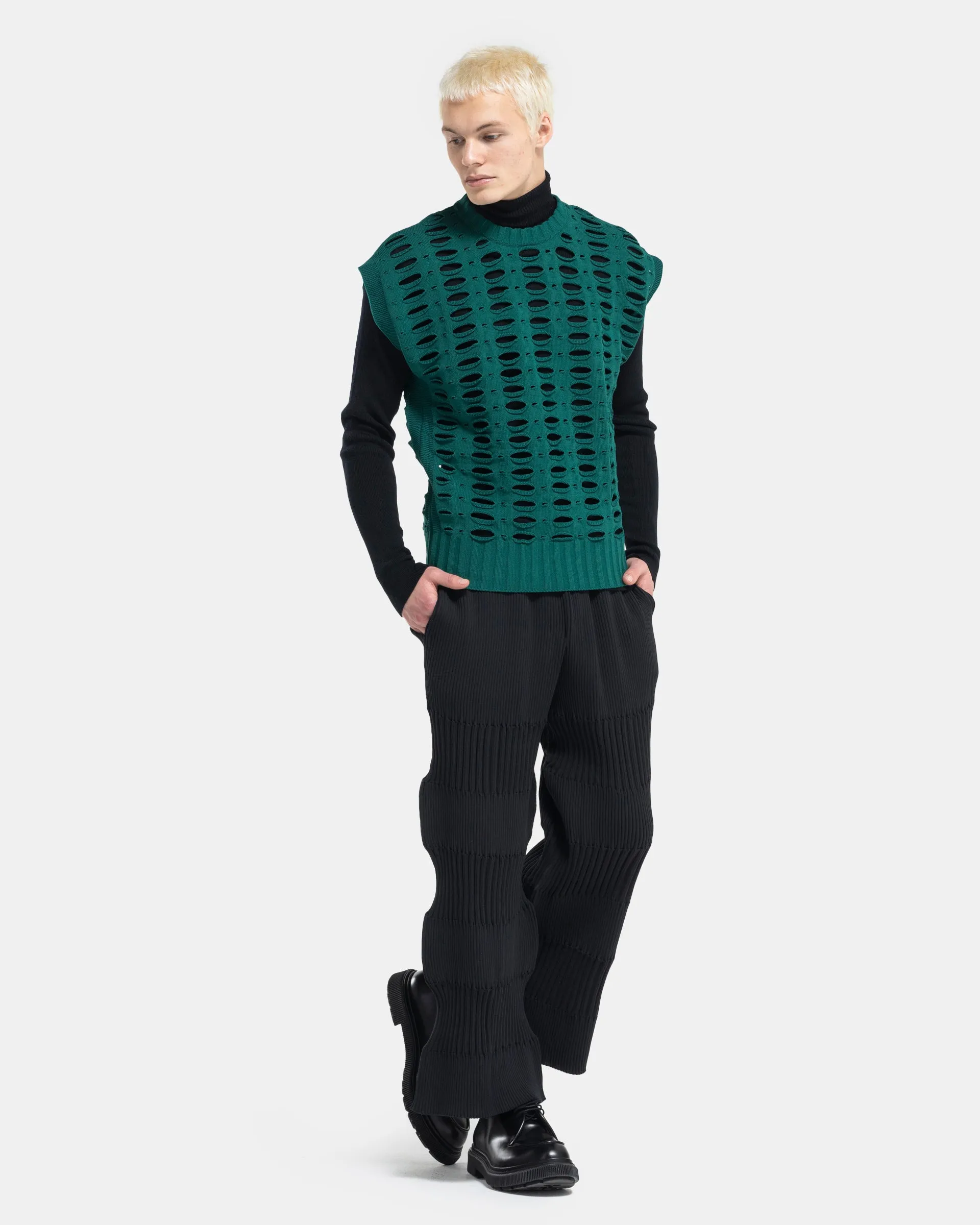 Façade Vents Vest in Dark Green