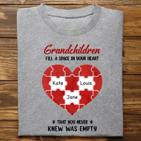 Family - Grandchildren Fill Spaces In Grandma Heart - Personalized T-Shirt