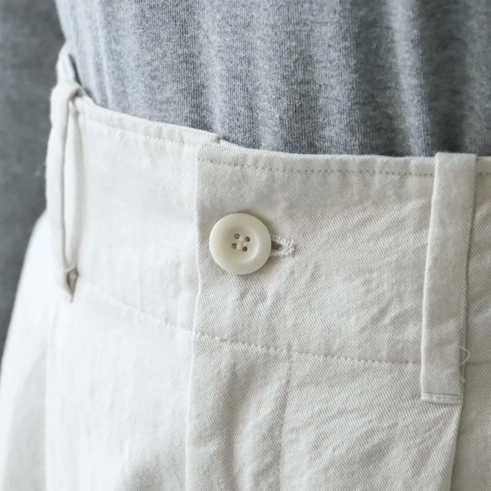 HAU パンツ "cotton wool chino"