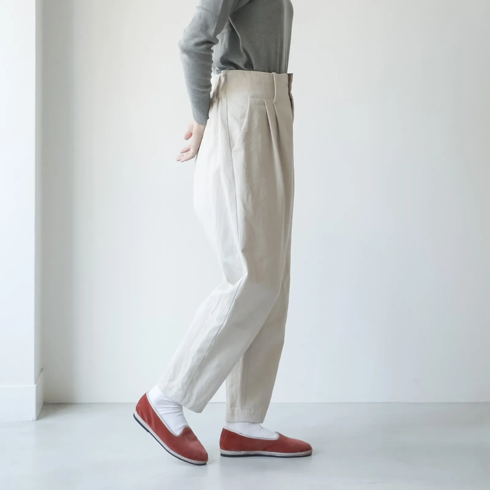 HAU パンツ "cotton wool chino"