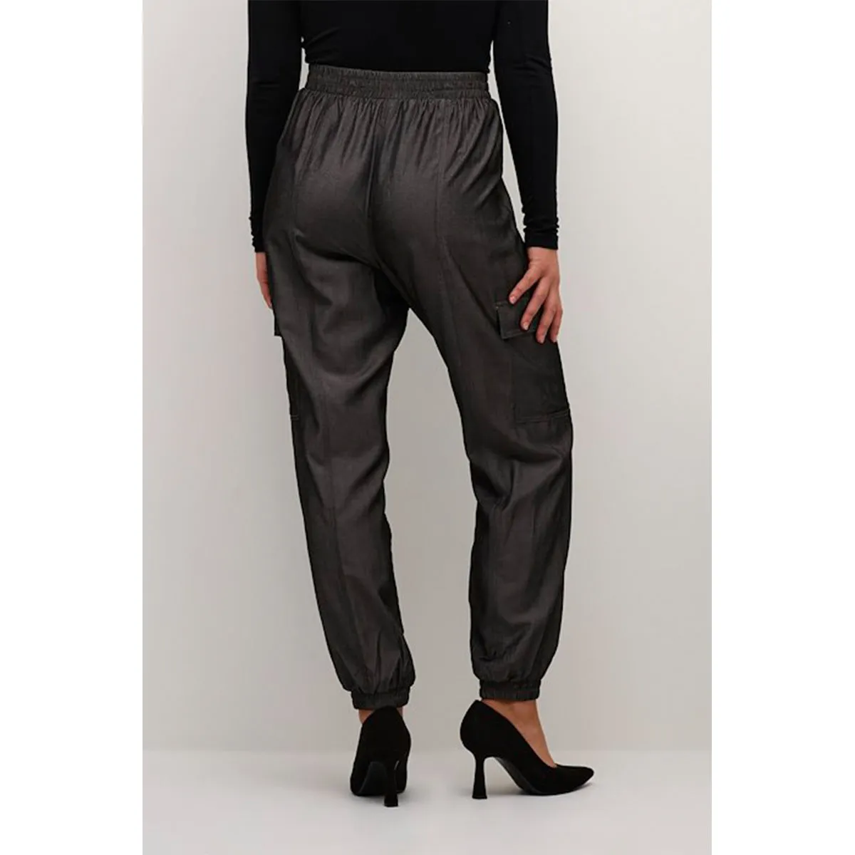 KAFFE Herdis Jog Pants in Dark Grey Chambre