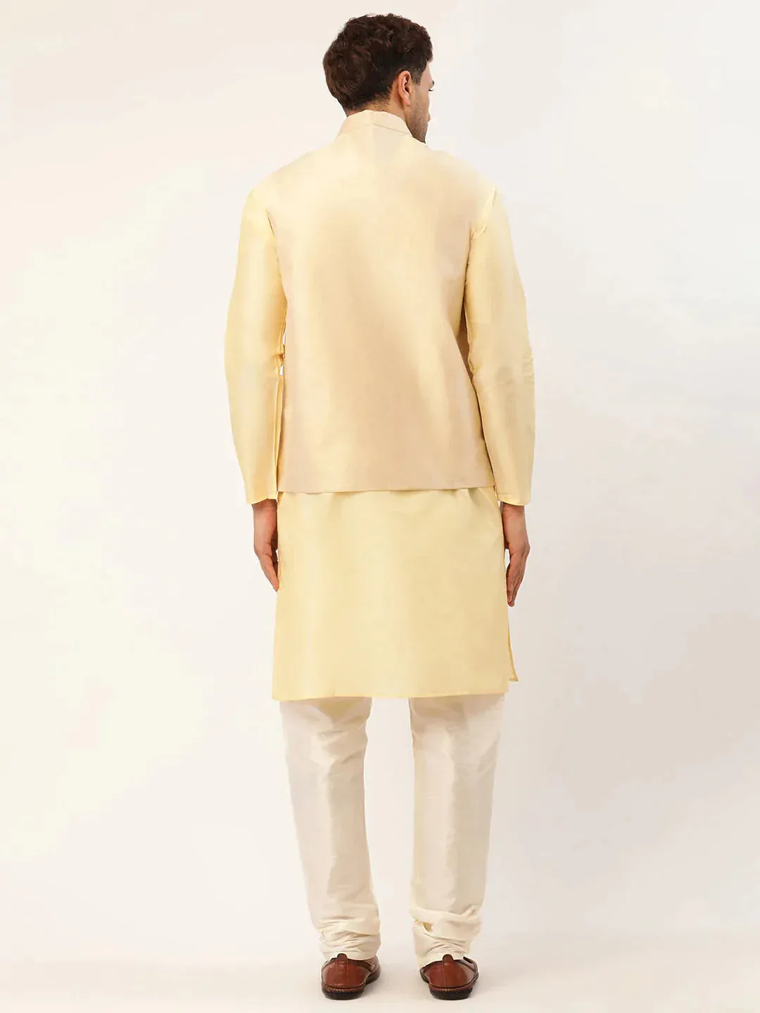 Men'S Solid Kurta Pyjama With Cream Embroidered Nehru Jacket