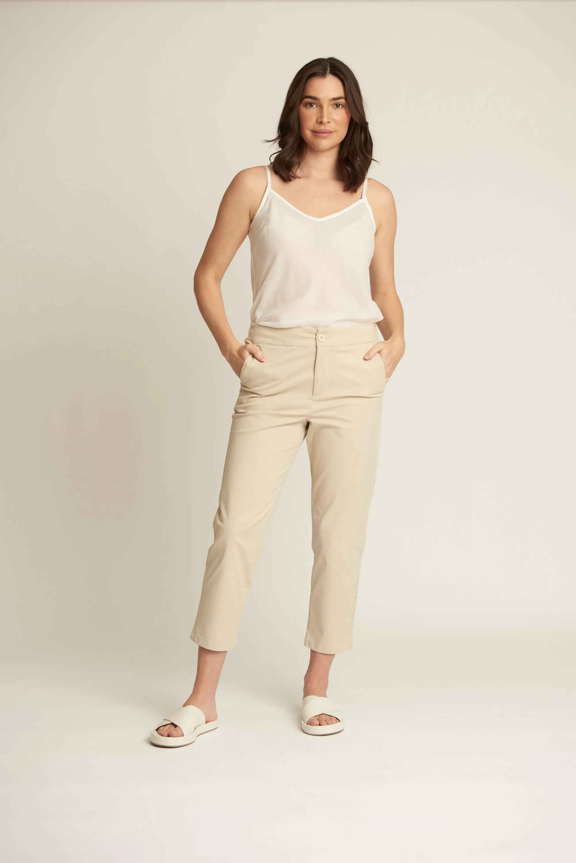 Relaxed Cropped Cotton Chino Pant Beige