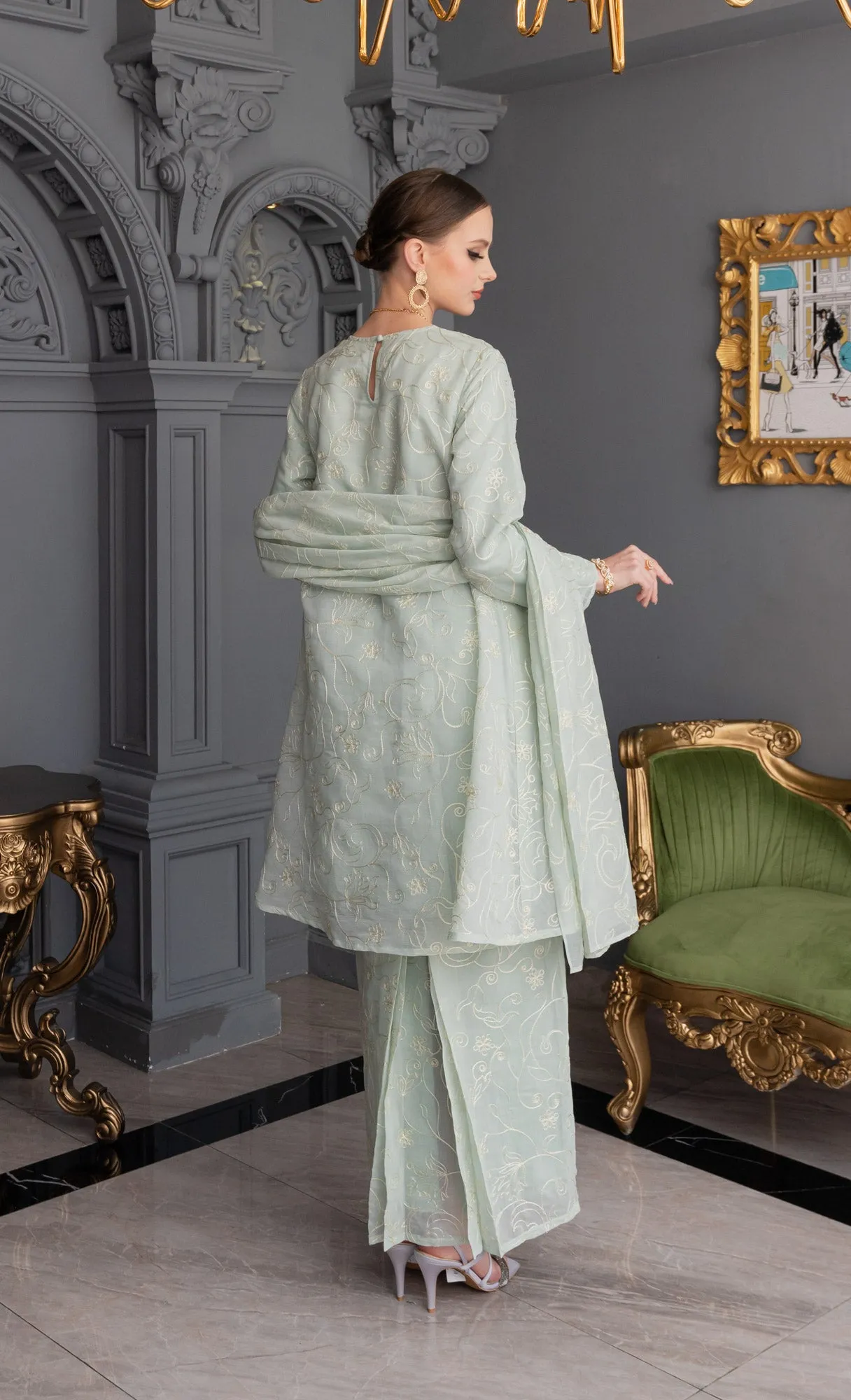 Stellar Kurung in Frosty Green