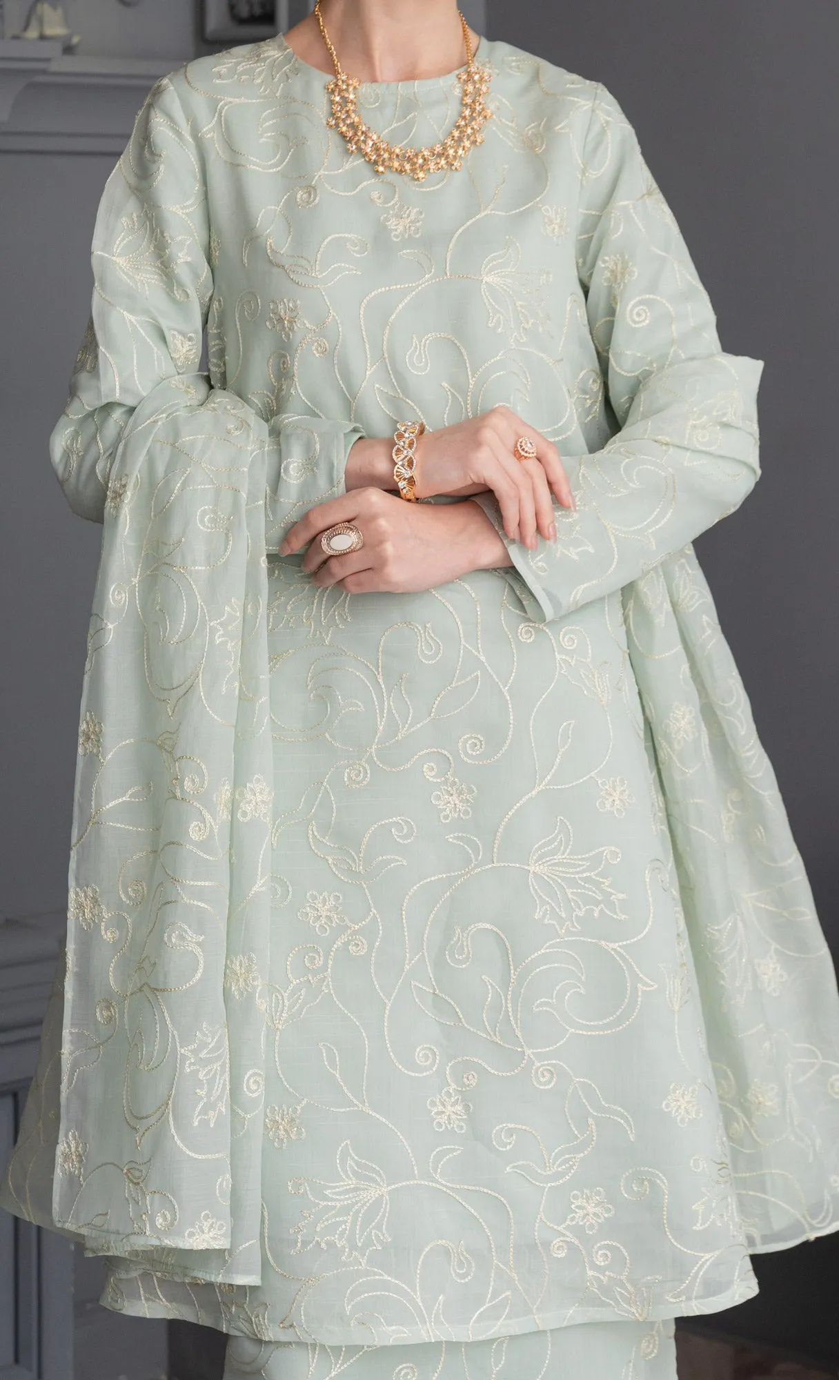 Stellar Kurung in Frosty Green