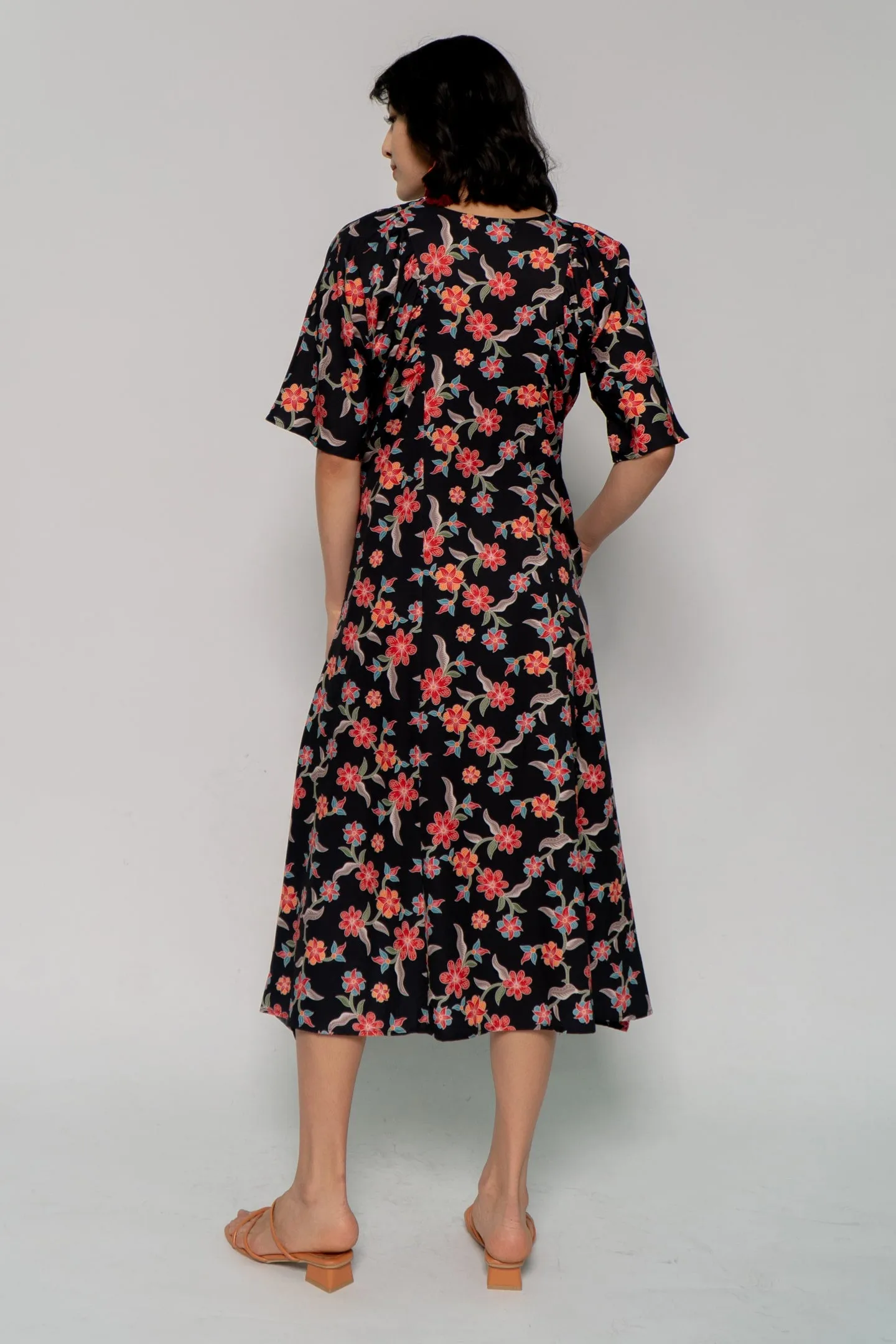 Whitney V Dress in Floral Loft