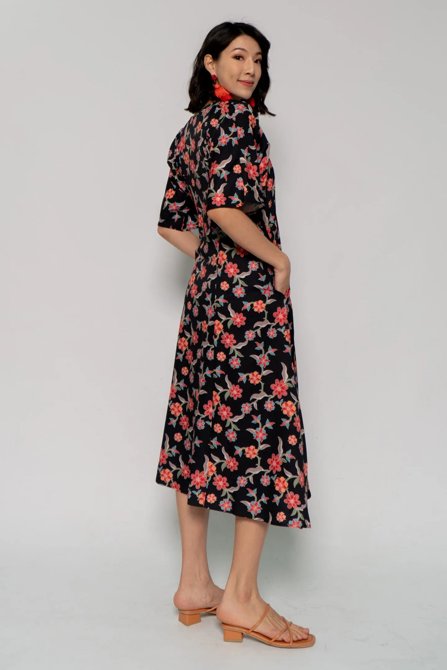 Whitney V Dress in Floral Loft